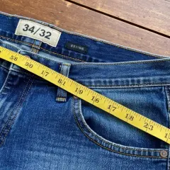 Co oznacza rozmiar 32/34? Dobierz idealne jeansy bez pomyłek