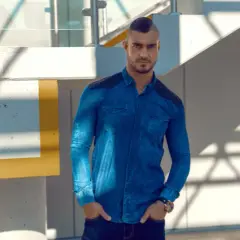 Dopasuj koszulę do niebieskich spodni: zasady perfekcyjnej stylizacji