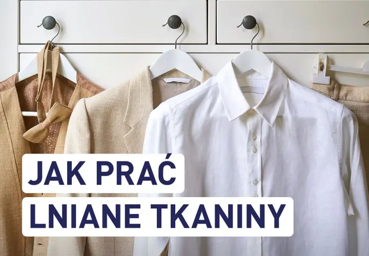 Jak prać len? Eleganckie lniane ubrania wiszą na wieszakach, gotowe do pielęgnacji.
