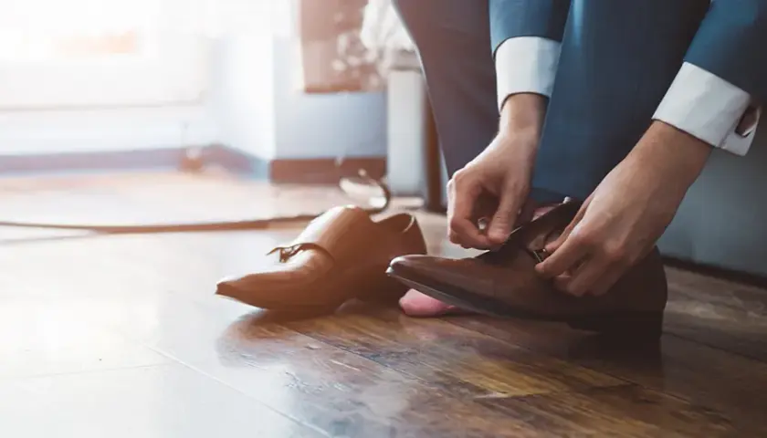 Monki: jak nosić te buty z klamrami? Porady stylistki