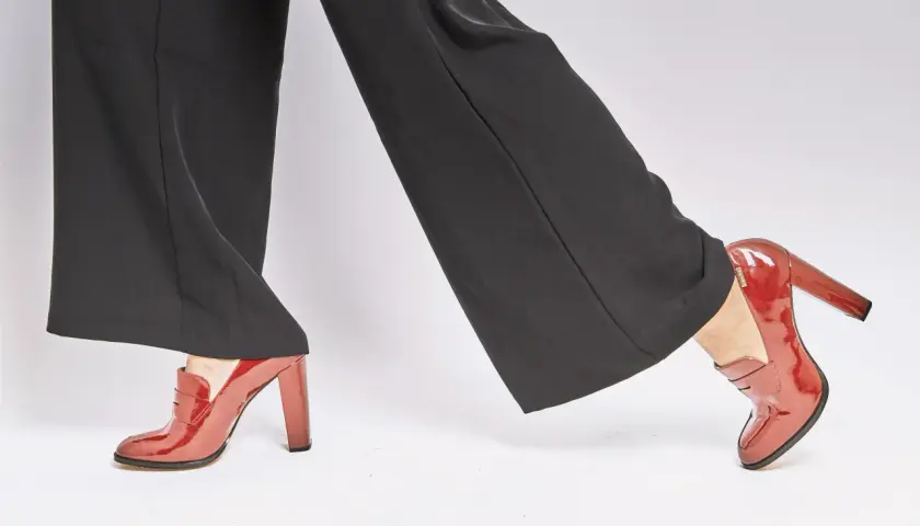 Buty zimowe do szerokich spodni: Jak wyglądać stylowo i proporcjonalnie?