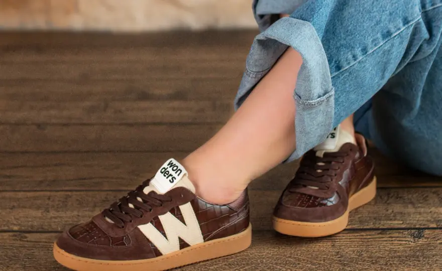 Brązowe buty - stylizacje, które naprawdę działają!