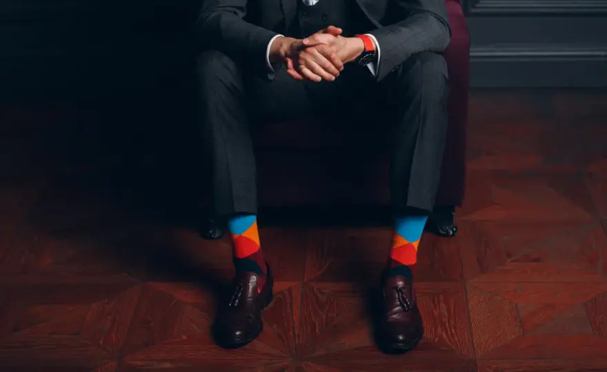 Skarpety do garnituru - Jak wybrać, by wyglądać elegancko?