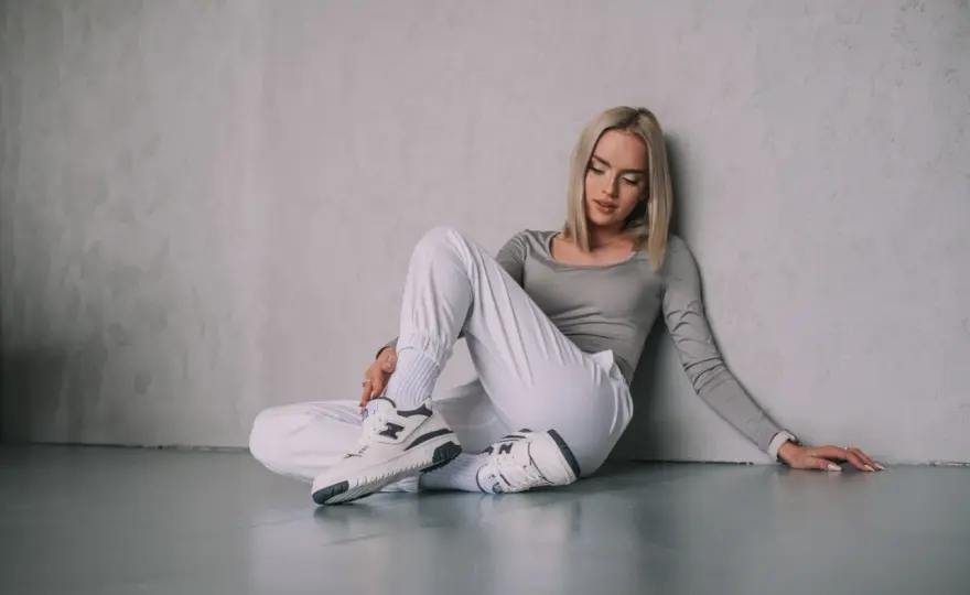 Snekarsy - jak wybrać wygodne sneakersy i z czym je nosić?