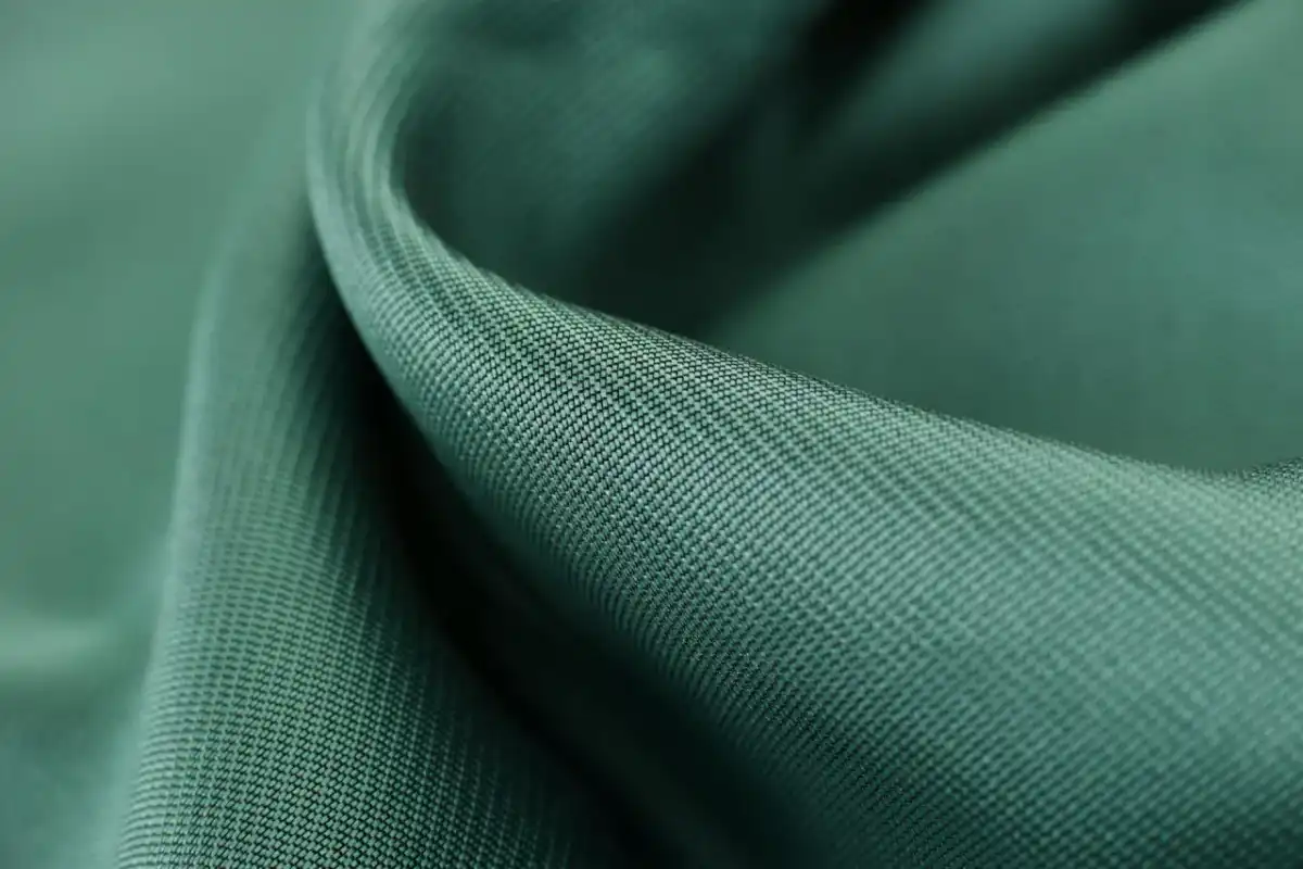 Tencel co to za materiał? Lyocell, modal i zasady prania