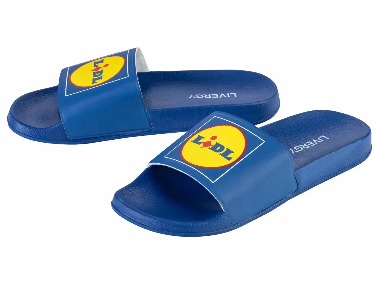 Klapki Livergy z logo Lidl. To marka dostępna w dyskontach.